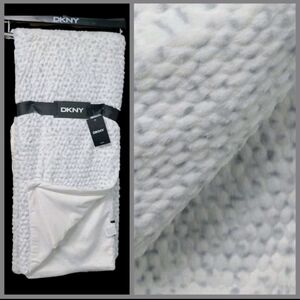 DKNY Luxe White Gray Faux Fur Snow Leopard Throw Blanket Ultra Soft NEW 50"x60"